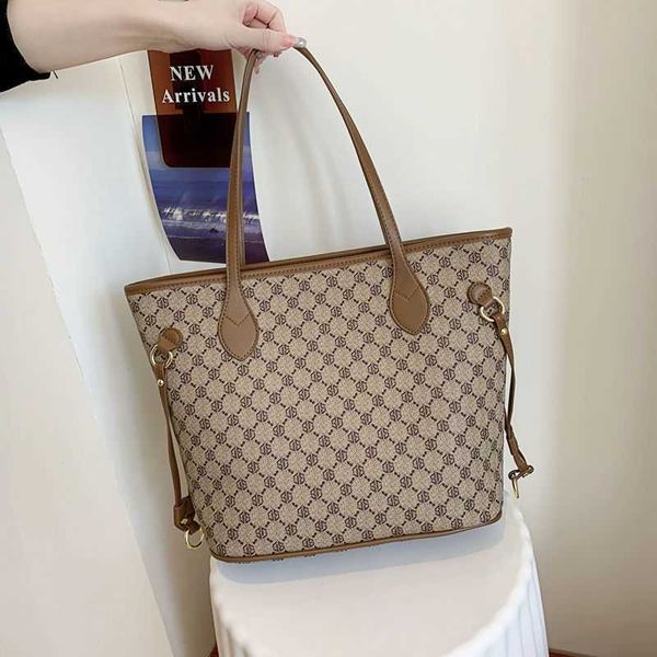 70% off 2023 new printed women's bag with advanced feeling and one shoulder tote bag with large tibet special chain
70% off 2023 new printed women's bag with advanced feeling and one shoulder tote bag with large tibet special chain