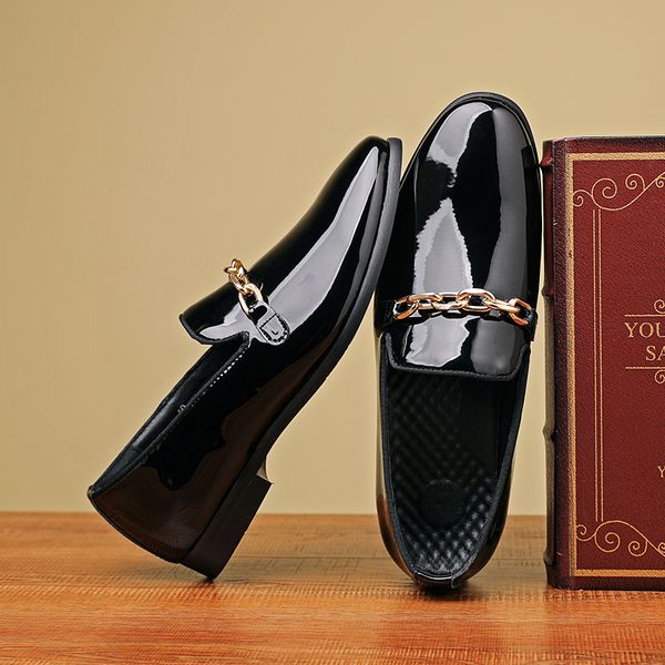 fashion black patent leather mens loafers with gold metal chain buckles comfortable slip-on slippers plus size moccasin shoes
fashion black patent leather mens loafers with gold metal chain buckles comfortable slip-on slippers plus size moccasin shoes