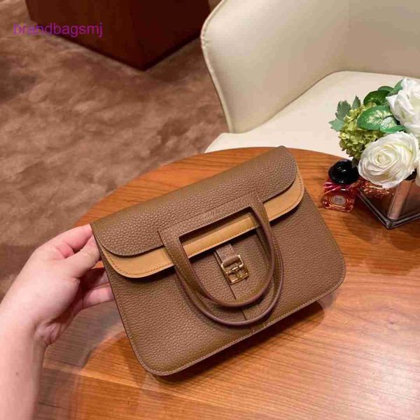 original designer handbags hermm halzan 25cm fully hand sewn genuine leather women's bag dual purpose horseshoe one shoulder handheld c
original designer handbags hermm halzan 25cm fully hand sewn genuine leather women's bag dual purpose horseshoe one shoulder handheld c