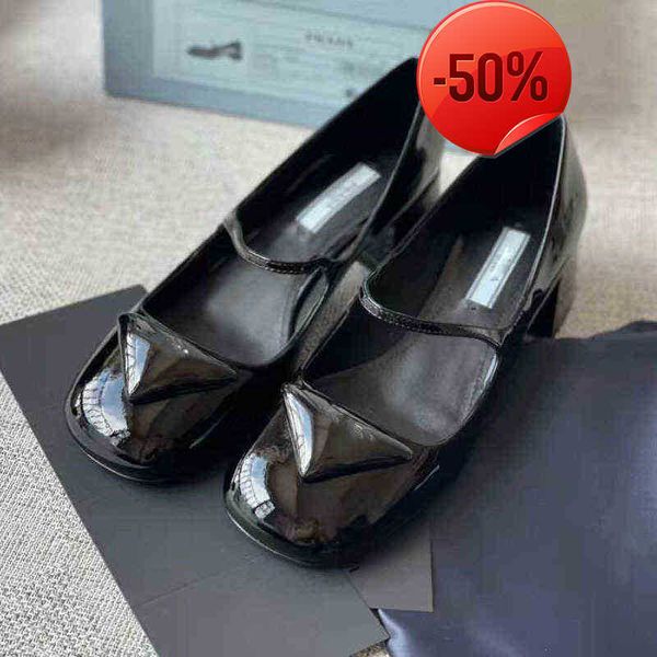 2022 new p-style square head thick heel triangle mary jane single shoes with patent leather flat mouth sandals women, Black
2022 new p-style square head thick heel triangle mary jane single shoes with patent leather flat mouth sandals women, Black