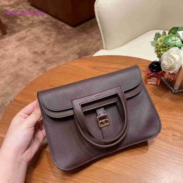 original designer handbags hermm halzan 25cm fully hand sewn saddle red gold button head layer cowhide one shoulder crossbody handbag genuin
original designer handbags hermm halzan 25cm fully hand sewn saddle red gold button head layer cowhide one shoulder crossbody handbag genuin