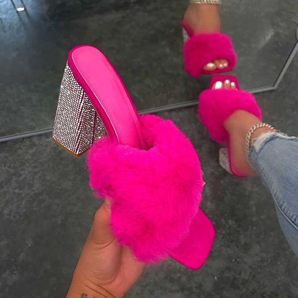slippers 2023 vero nova mulher de salto alto strass nica camada de pelcia plus size allmatch sandlias ao ar livre banquete moda chinelos j23, Black
slippers 2023 vero nova mulher de salto alto strass nica camada de pelcia plus size allmatch sandlias ao ar livre banquete moda chinelos j23, Black