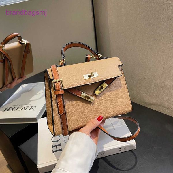 original designer handbags hermm contrast handheld kelys small bag for women 2023 new one shoulder crossbody light luxury workplace commuter
original designer handbags hermm contrast handheld kelys small bag for women 2023 new one shoulder crossbody light luxury workplace commuter