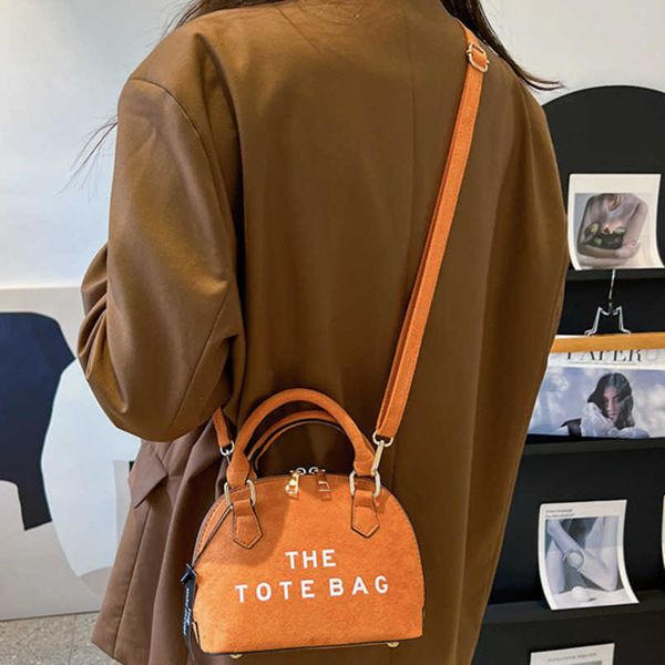winter new trend shoulder bag personality letter hand messenger bag pu leather feeling foreign style bag woman
winter new trend shoulder bag personality letter hand messenger bag pu leather feeling foreign style bag woman