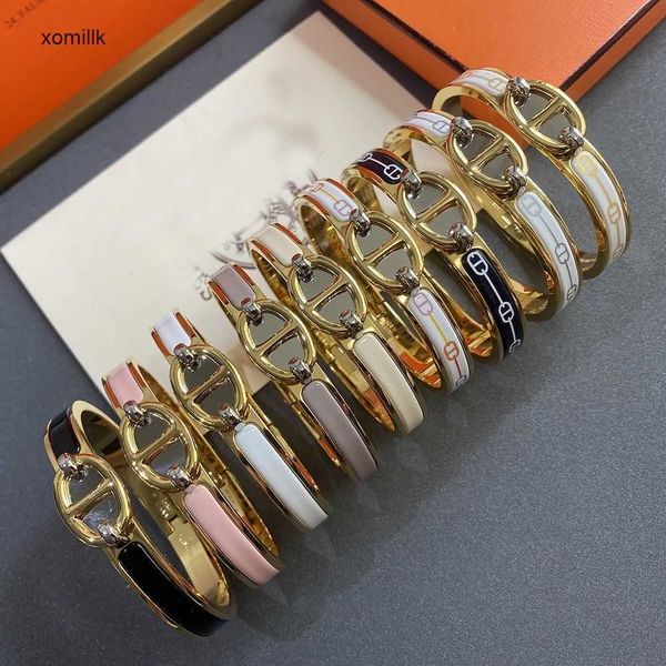 hermm gift bracelets high version h letter pig nose rose gold couple bracelet brass material 4dfa, Black
hermm gift bracelets high version h letter pig nose rose gold couple bracelet brass material 4dfa, Black