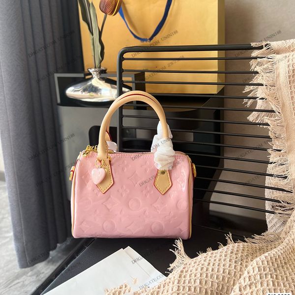 23ss womens luxurys designers totes bag speedy patent leather handbags embossment flowers pillow shouder crossbody women handbag pouch purse
23ss womens luxurys designers totes bag speedy patent leather handbags embossment flowers pillow shouder crossbody women handbag pouch purse