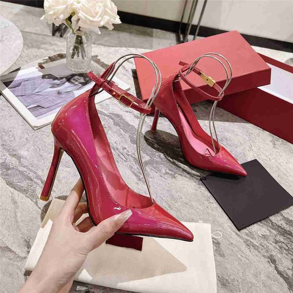 dress shoes 2023 fashion valentinoity women leather high heel letter logo party wedding tourism holiday casual flat shoes 05-011, Black
dress shoes 2023 fashion valentinoity women leather high heel letter logo party wedding tourism holiday casual flat shoes 05-011, Black