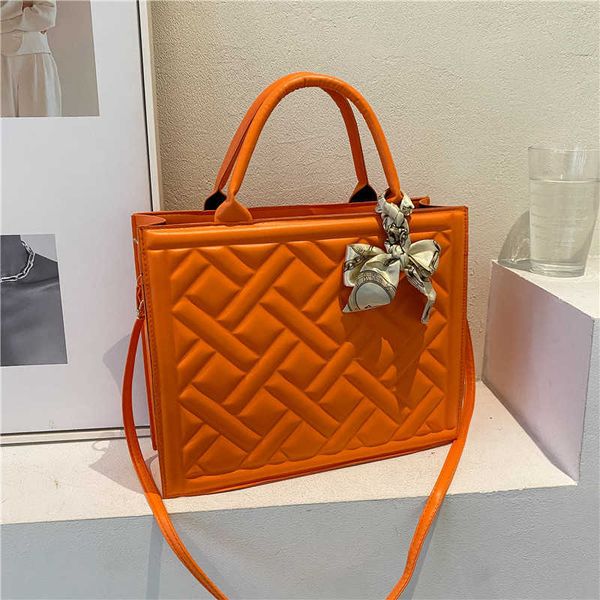 western impression women's bag summer new contrast silk scarf handbag simple leisure one shoulder diagonal small square bag
western impression women's bag summer new contrast silk scarf handbag simple leisure one shoulder diagonal small square bag