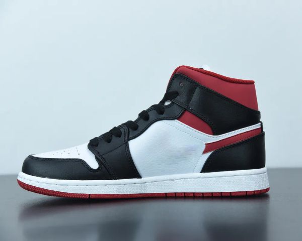 2023 basketball shoes jumpman 1 mid metallic red 1s luxurys designers sneakers whit box
2023 basketball shoes jumpman 1 mid metallic red 1s luxurys designers sneakers whit box