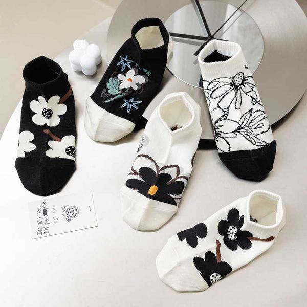 socks summer korean thin versatile boat creative women's east gate flower breathable cotton one pack of ten pairs, Black;white
socks summer korean thin versatile boat creative women's east gate flower breathable cotton one pack of ten pairs, Black;white