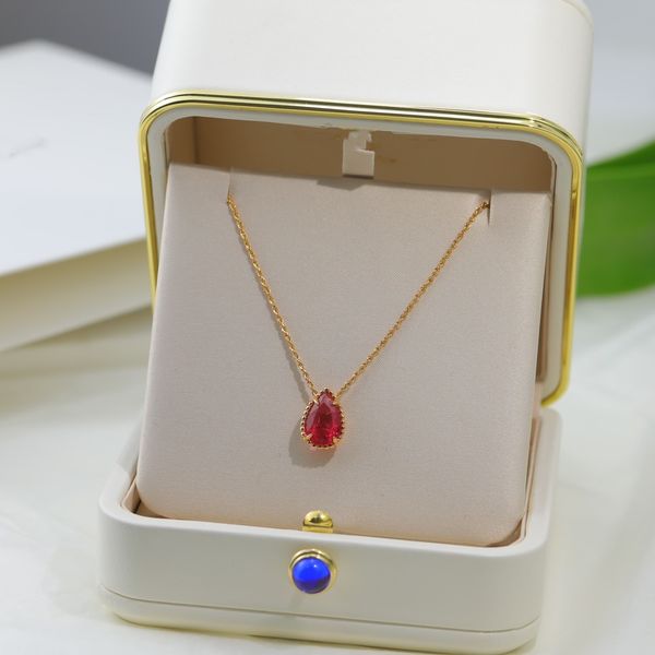 light luxury jewelry 925 silver necklace women's classical mozanbi garnet pendant collar chain neckchain
light luxury jewelry 925 silver necklace women's classical mozanbi garnet pendant collar chain neckchain