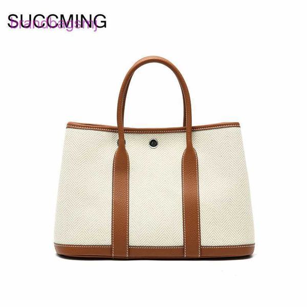 original designer handbags hermm family h large capacity canvas garden splicing color contrast leather layer cowhide portable one shoulder b
original designer handbags hermm family h large capacity canvas garden splicing color contrast leather layer cowhide portable one shoulder b