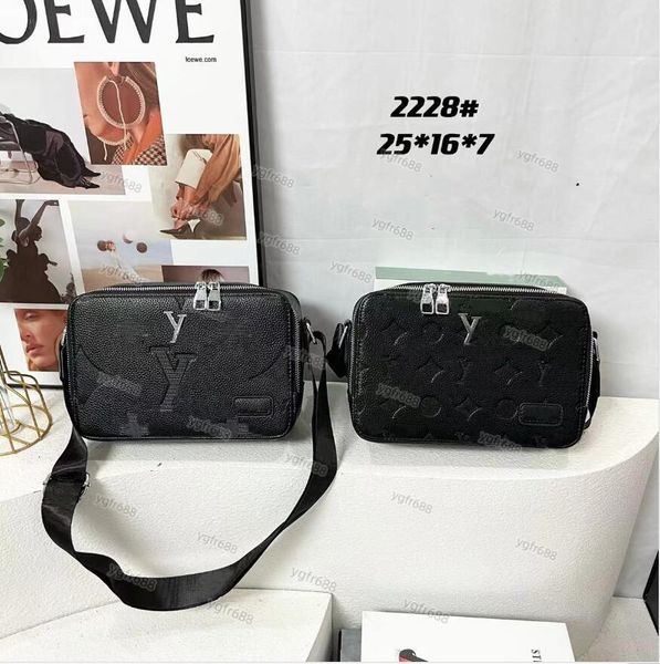 new designer men shoulder bag black briefcases bag business cross body bag man messenger bags evening bag wallets luxury men leather handbag
new designer men shoulder bag black briefcases bag business cross body bag man messenger bags evening bag wallets luxury men leather handbag