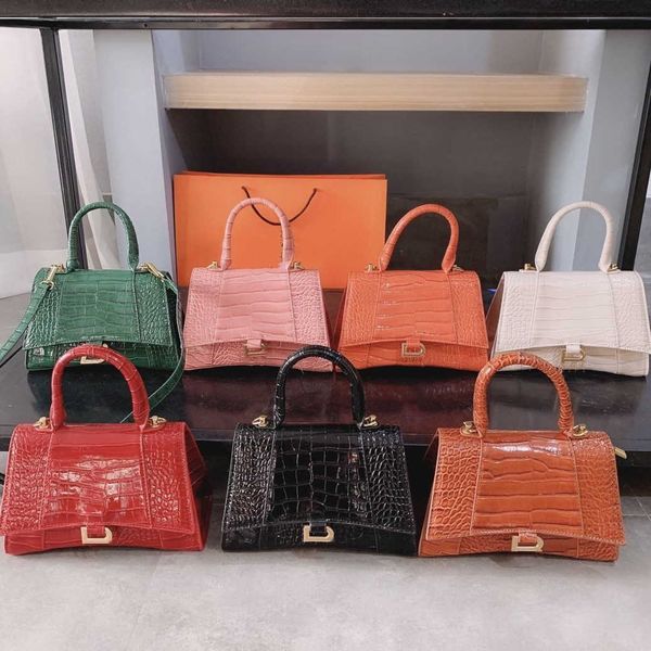 fashion paris bags designer handbags tote high version crocodile hourglass bag leather handbag luxury letter one shoulder half moon bag mess
fashion paris bags designer handbags tote high version crocodile hourglass bag leather handbag luxury letter one shoulder half moon bag mess