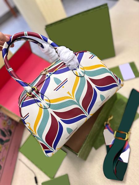 gym handbag outdoor sports bag large capacity daily leisure leather bag travel luxury designer classic crossbody bag vacation womens handbag
gym handbag outdoor sports bag large capacity daily leisure leather bag travel luxury designer classic crossbody bag vacation womens handbag