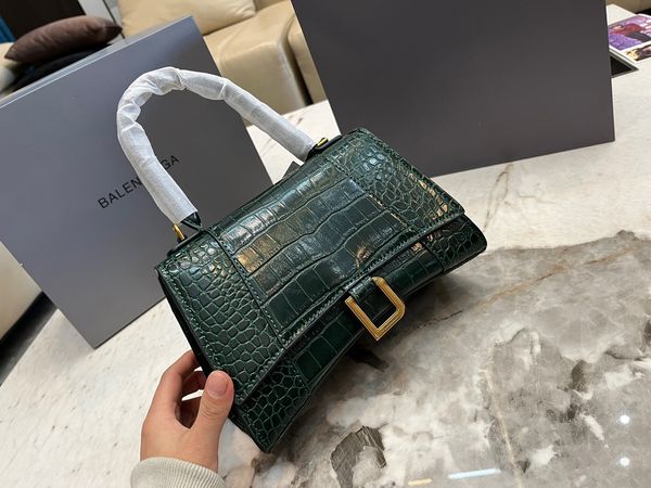designer bag hourglass bag summer women purse and handbags new fashion casual small square bags unique designer shoulder messenger
designer bag hourglass bag summer women purse and handbags new fashion casual small square bags unique designer shoulder messenger