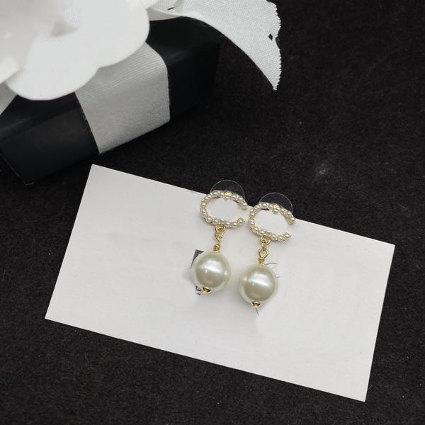 classic c earing letter designer fashion ccity stud earring for lady women party jewelry pearl gold earrings wedding engagement woman gift y, Golden;silver
classic c earing letter designer fashion ccity stud earring for lady women party jewelry pearl gold earrings wedding engagement woman gift y, Golden;silver