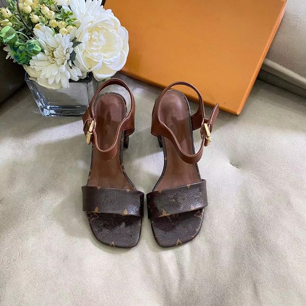 designer new ladies sandals chunky heel print buckle square toe fashion high heels simple elegant women's shoes35-40, Black
designer new ladies sandals chunky heel print buckle square toe fashion high heels simple elegant women's shoes35-40, Black