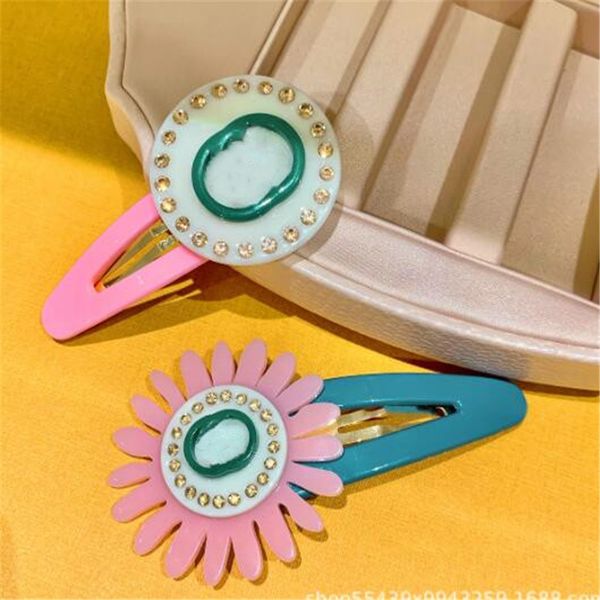 new style hair clips designer hairpins for womens retro barrettes ladies simple personality letter european and american sunflower hairclip, Golden;silver
new style hair clips designer hairpins for womens retro barrettes ladies simple personality letter european and american sunflower hairclip, Golden;silver