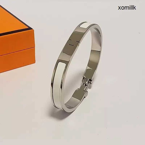 designer h bangle letter bangles luxury brand enamel bracelets men and women size 17 width 8mm 12mm fashion party wedding valentine's d, Black
designer h bangle letter bangles luxury brand enamel bracelets men and women size 17 width 8mm 12mm fashion party wedding valentine's d, Black