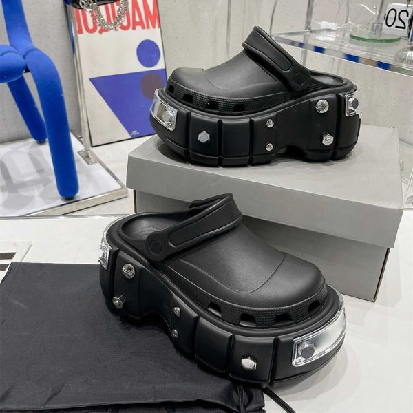 2023 women men fashion triple s slippers flip flops hardcroc beach pool slides sandals sports punk style rubber rivet slide casual foam, Black
2023 women men fashion triple s slippers flip flops hardcroc beach pool slides sandals sports punk style rubber rivet slide casual foam, Black