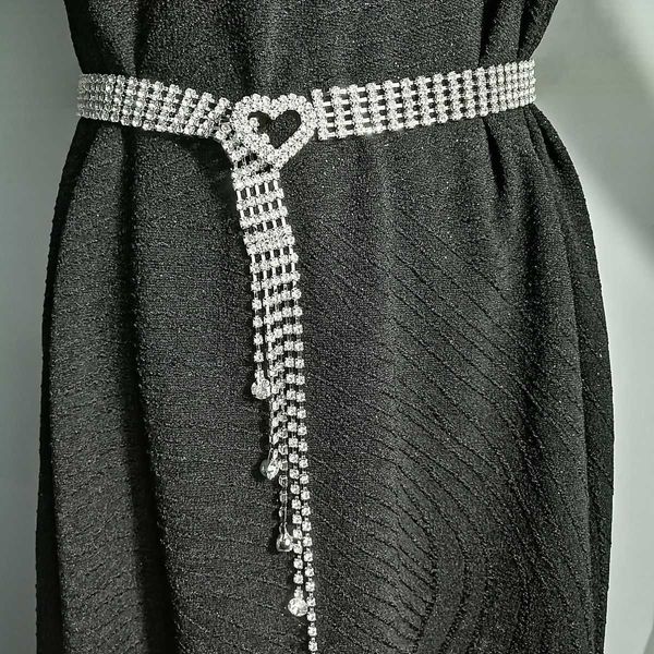 suspenders 2022 new water full diamond inlaid crystal waistchain belt women's style, Black;brown
suspenders 2022 new water full diamond inlaid crystal waistchain belt women's style, Black;brown