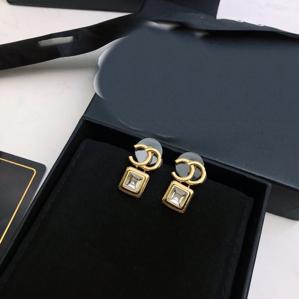 designer letter c earring fashion ccity stud earing for lady women party jewelry gold earrings wedding engagement woman gift 12, Golden;silver
designer letter c earring fashion ccity stud earing for lady women party jewelry gold earrings wedding engagement woman gift 12, Golden;silver