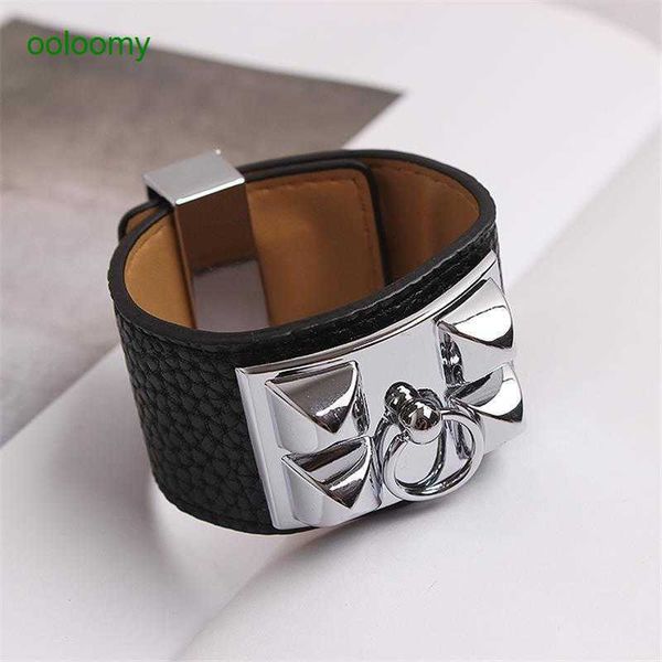 hemres designer bracelet bracelet female korean trendsetter leather gold wide titanium steel fashion punk style rivet belt buckle jewelry ni, Black
hemres designer bracelet bracelet female korean trendsetter leather gold wide titanium steel fashion punk style rivet belt buckle jewelry ni, Black