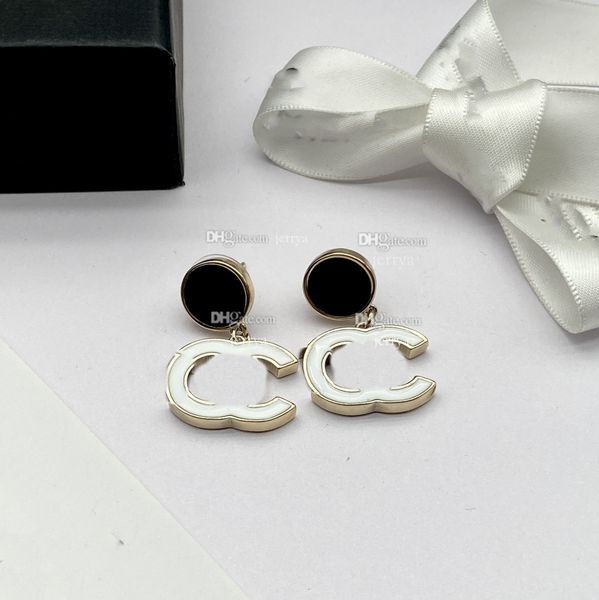 classic c earing designer for lady women fashion ccity stud holiday party earring jewelry woman wedding engagement gold earrings high-qualit, Golden;silver
classic c earing designer for lady women fashion ccity stud holiday party earring jewelry woman wedding engagement gold earrings high-qualit, Golden;silver