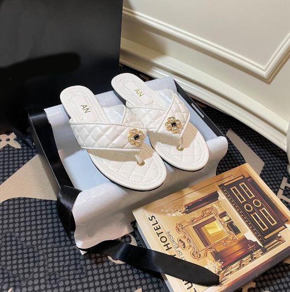 summer womens slippers designer fashion high-end luxury 2c letter clip sandals beach indoor official website synchronous update, Black
summer womens slippers designer fashion high-end luxury 2c letter clip sandals beach indoor official website synchronous update, Black