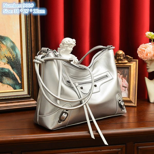 wholesale ladies shoulder bags 2 colors street fashion belt decoration fashion underarm bag soft leather silver ladies handbag joker black l
wholesale ladies shoulder bags 2 colors street fashion belt decoration fashion underarm bag soft leather silver ladies handbag joker black l