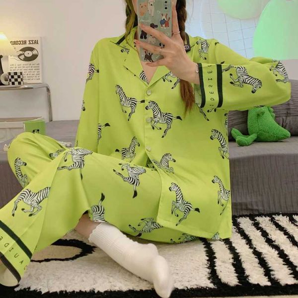 women's sleepwear 2023 new arrival ice silk pajama set for women vintage long sleeve open front v-neck loungewear sleepwear women p2304, Black;red
women's sleepwear 2023 new arrival ice silk pajama set for women vintage long sleeve open front v-neck loungewear sleepwear women p2304, Black;red