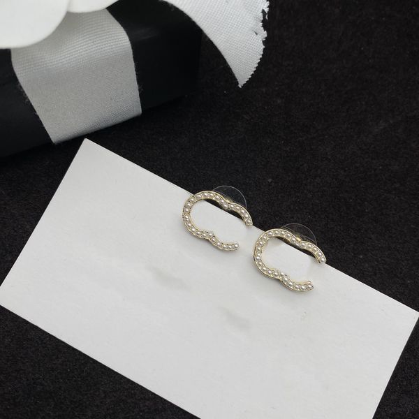 luxury letter c earring fashion designer ccity stud earing for lady women party jewelry pearl gold earrings wedding engagement woman gift 45, Golden;silver
luxury letter c earring fashion designer ccity stud earing for lady women party jewelry pearl gold earrings wedding engagement woman gift 45, Golden;silver