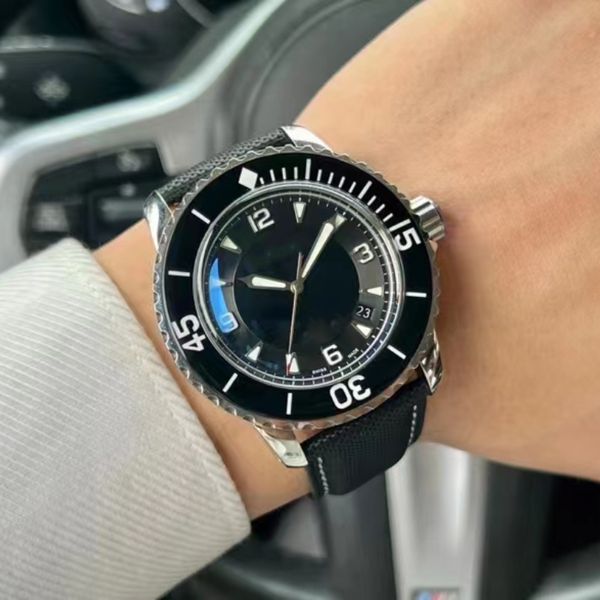 men's high-quality diamond watch classic designer sapphire mirror all can not automatic mechanical travel precision very beautiful luxu, Slivery;brown
men's high-quality diamond watch classic designer sapphire mirror all can not automatic mechanical travel precision very beautiful luxu, Slivery;brown