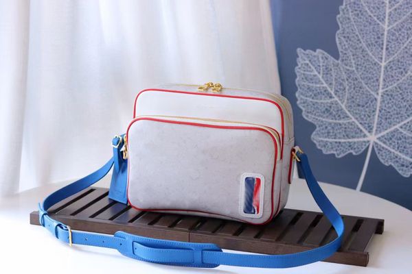 designers cross body shoulder bags messenger famous tripbags briefcase crossbody for men and women good quality brand l0g0
designers cross body shoulder bags messenger famous tripbags briefcase crossbody for men and women good quality brand l0g0
