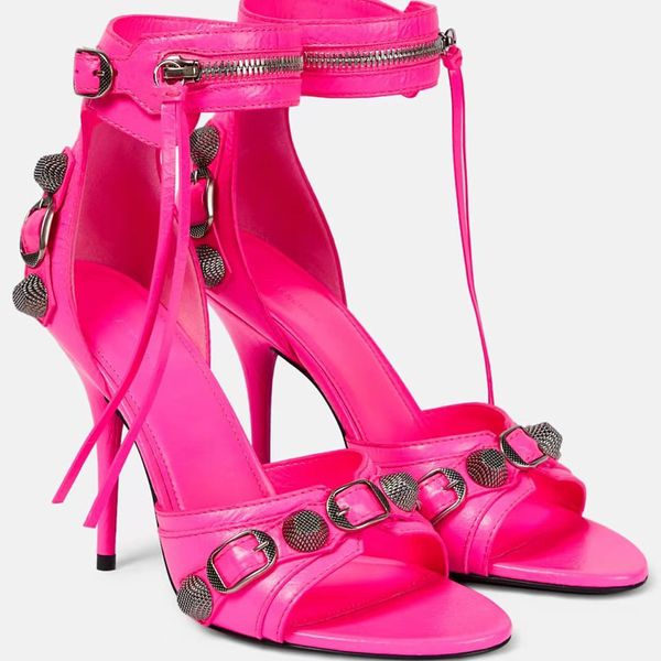 fashion locomotive style high heel sandals metal nail roman windfish mouth banquet dress shoes evening shoes luxury designers shoe for women, Black
fashion locomotive style high heel sandals metal nail roman windfish mouth banquet dress shoes evening shoes luxury designers shoe for women, Black