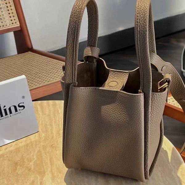 songmont small basket series women's 2022 new layer cow leather large capacity portable one-shoulder bucket bag
songmont small basket series women's 2022 new layer cow leather large capacity portable one-shoulder bucket bag