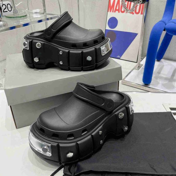 2023 women men fashion triple s slippers flip flops hardcroc beach pool slides sandals sports punk style rubber rivet slide casual foam, Black
2023 women men fashion triple s slippers flip flops hardcroc beach pool slides sandals sports punk style rubber rivet slide casual foam, Black