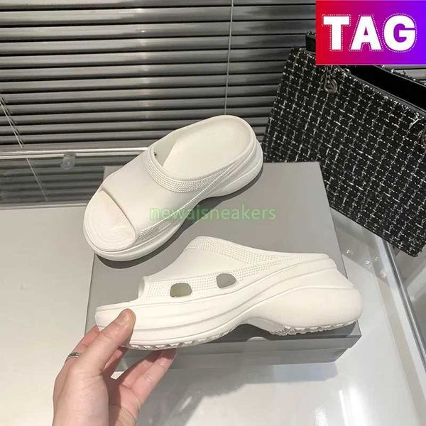 balencigas balencaigaity luxury slippers paris croc pool slide sandals designer sandal black green pink white yellow fashion summer678
balencigas balencaigaity luxury slippers paris croc pool slide sandals designer sandal black green pink white yellow fashion summer678