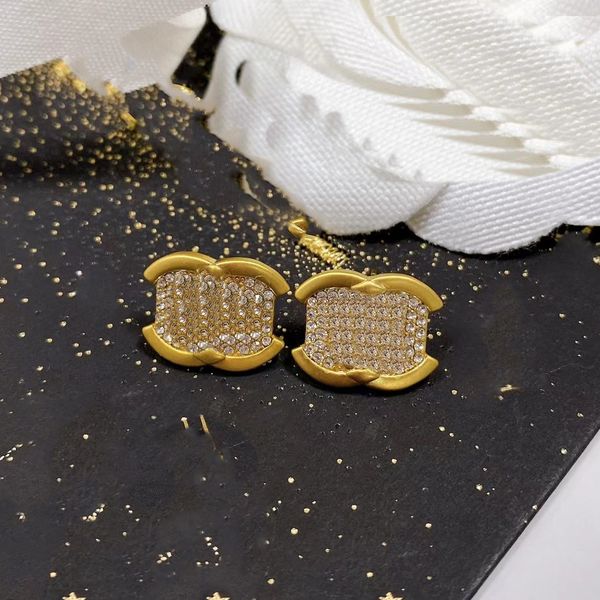 classic c earing designer jewelry for lady women ccity stud holiday party earring woman wedding engagement fashion gold earrings high-qualit, Golden;silver
classic c earing designer jewelry for lady women ccity stud holiday party earring woman wedding engagement fashion gold earrings high-qualit, Golden;silver
