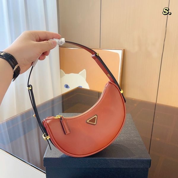 2023 women's bag new handbag summer fashion underarm purse brown luxury small bag tote classic design elegant small bread bag
2023 women's bag new handbag summer fashion underarm purse brown luxury small bag tote classic design elegant small bread bag