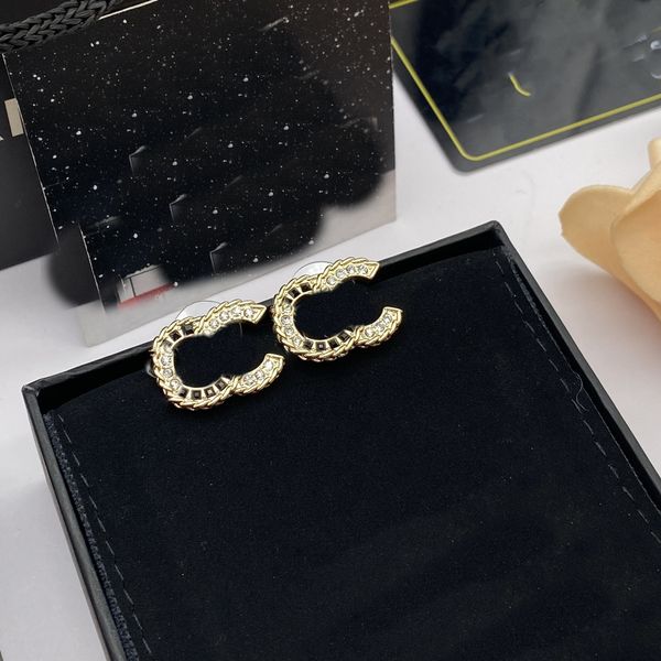 classic c earing designer for lady women fashion ccity stud earring party jewelry woman wedding engagement gold earrings high-quality gift 6, Golden;silver
classic c earing designer for lady women fashion ccity stud earring party jewelry woman wedding engagement gold earrings high-quality gift 6, Golden;silver