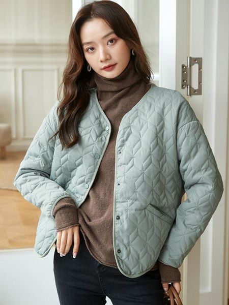 leather winter woman coat 2022 very warm parkas solid color single breasted cotton suit loose irregular cardigan cotton padded jacket, Black
leather winter woman coat 2022 very warm parkas solid color single breasted cotton suit loose irregular cardigan cotton padded jacket, Black