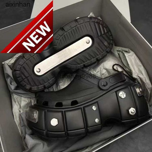 2022 women men fashion triple s flip flops hardcroc slippers beach pool slides sandals sports punk style rubber rivet slide casuals345, Black
2022 women men fashion triple s flip flops hardcroc slippers beach pool slides sandals sports punk style rubber rivet slide casuals345, Black