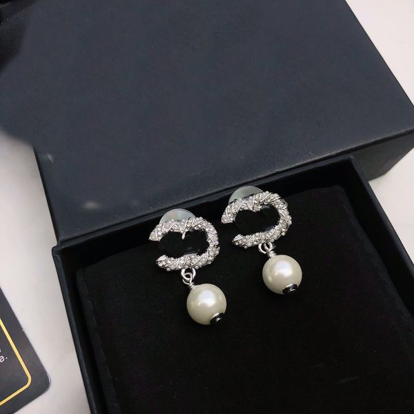 designer letter c earring fashion ccity stud earing for lady women party jewelry gold earrings wedding engagement woman gift 3ae2, Golden;silver
designer letter c earring fashion ccity stud earing for lady women party jewelry gold earrings wedding engagement woman gift 3ae2, Golden;silver
