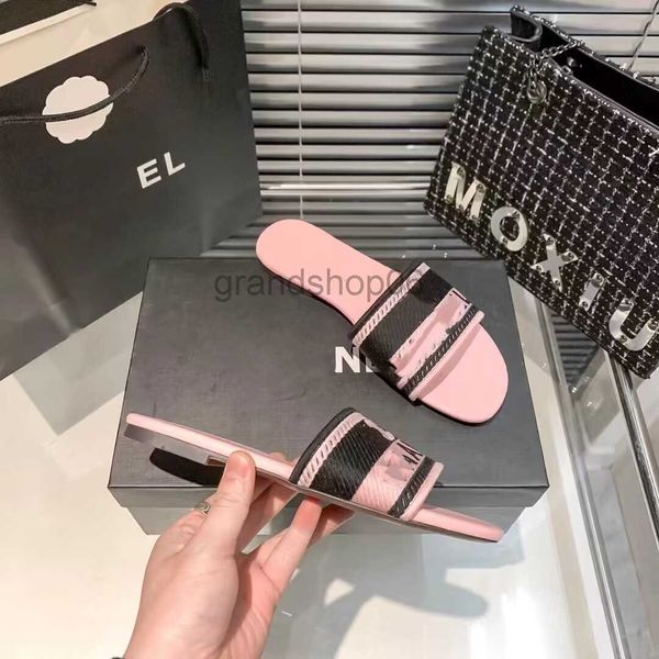 classics sandals fashion designer slippers slides floral brocade gear bottoms flip flops women shoes striped beach causal slipper bagandshoe, Black
classics sandals fashion designer slippers slides floral brocade gear bottoms flip flops women shoes striped beach causal slipper bagandshoe, Black