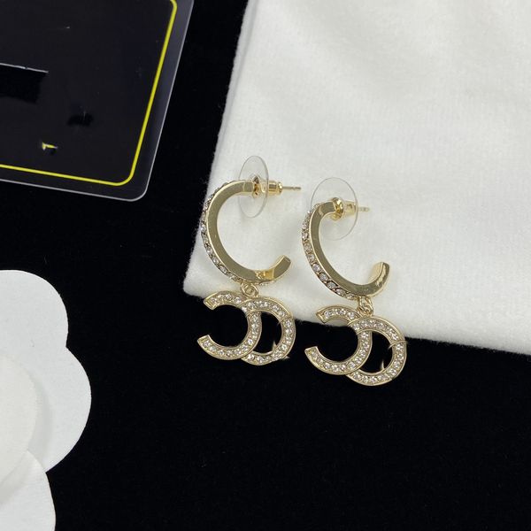 designer letter c earring fashion ccity stud earing for lady women party jewelry gold earrings wedding engagement woman gift 5aw, Golden;silver
designer letter c earring fashion ccity stud earing for lady women party jewelry gold earrings wedding engagement woman gift 5aw, Golden;silver
