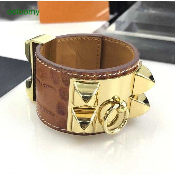 hemres designer bracelet cowhide crocodile pattern h family bracelet punk style genuine leather women's ornament ik8f, Black
hemres designer bracelet cowhide crocodile pattern h family bracelet punk style genuine leather women's ornament ik8f, Black