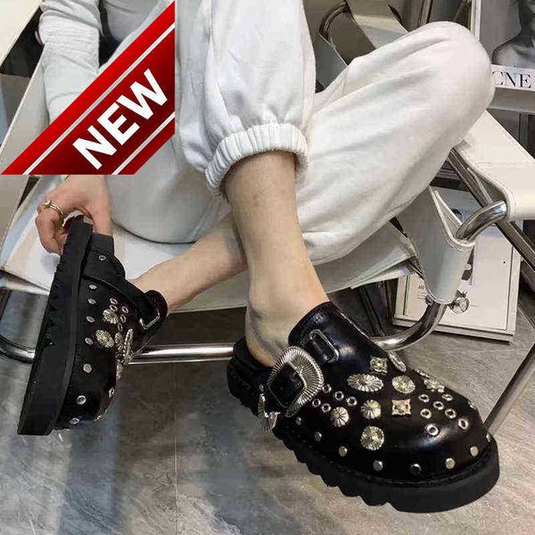 sandals 2023 summer women shoes punk metal rivet charms black pu mules slip on outdoor platform modern slippers casual for 220623
sandals 2023 summer women shoes punk metal rivet charms black pu mules slip on outdoor platform modern slippers casual for 220623