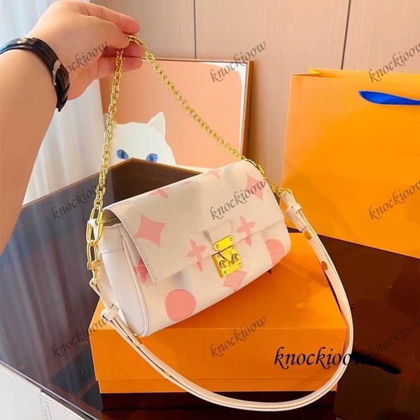women's shoulder bag women's crossbody bag name bag pattern letter print decoration cloud bag removable shoulder strap pillow bag
women's shoulder bag women's crossbody bag name bag pattern letter print decoration cloud bag removable shoulder strap pillow bag
